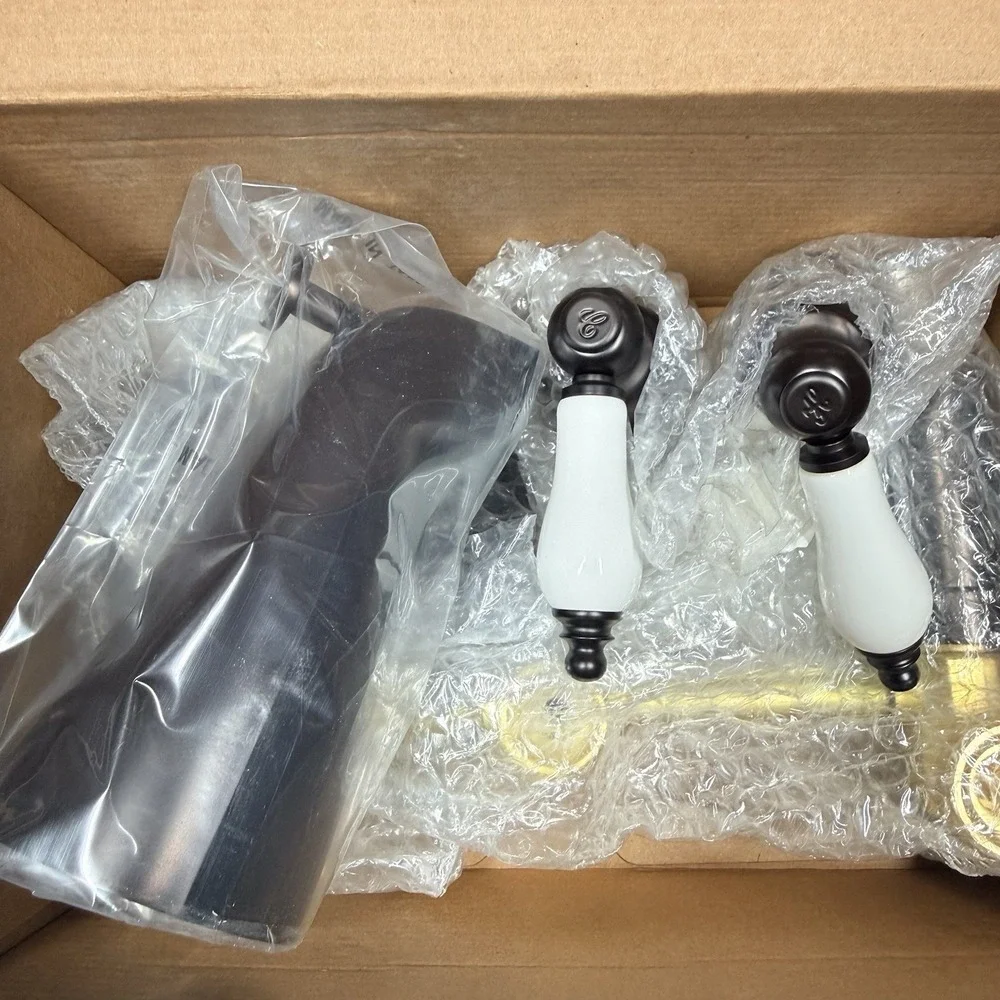 Kingston Magellan Tub & Shower 2-Handle Porcelain Faucet Oil Rubbed Bronze KB24